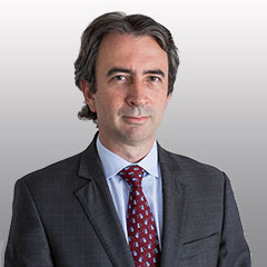 Montt Oyarzún, Santiago